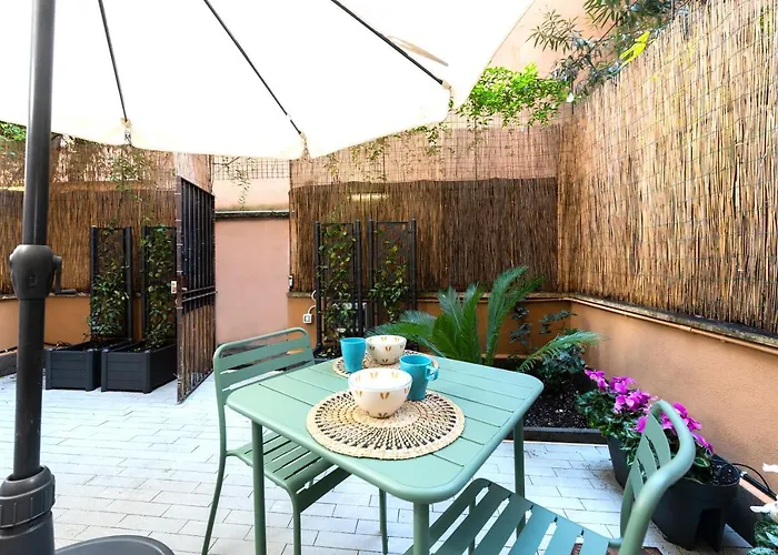 Casa Vegezio Near Vatican Museum And Metro Cipro Private Garden Check-in From 3 Pm To 10 Pm